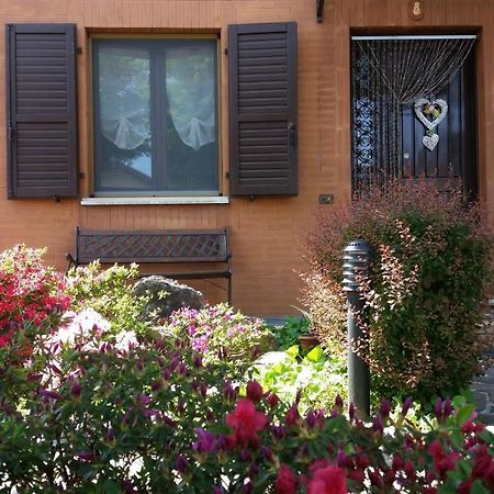B&B Accanto Al Focolare 2 Udine Exterior photo