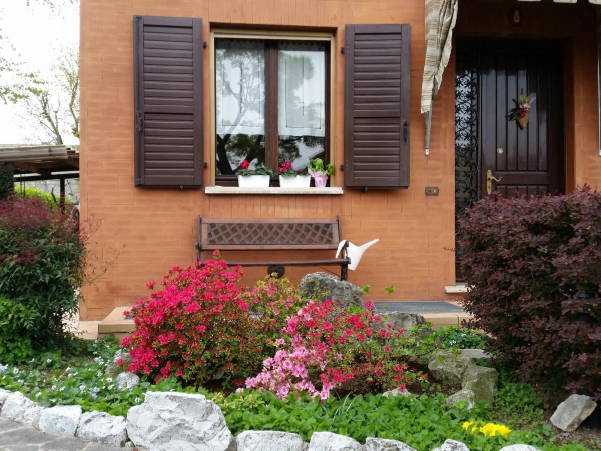 B&B Accanto Al Focolare 2 Udine Exterior photo